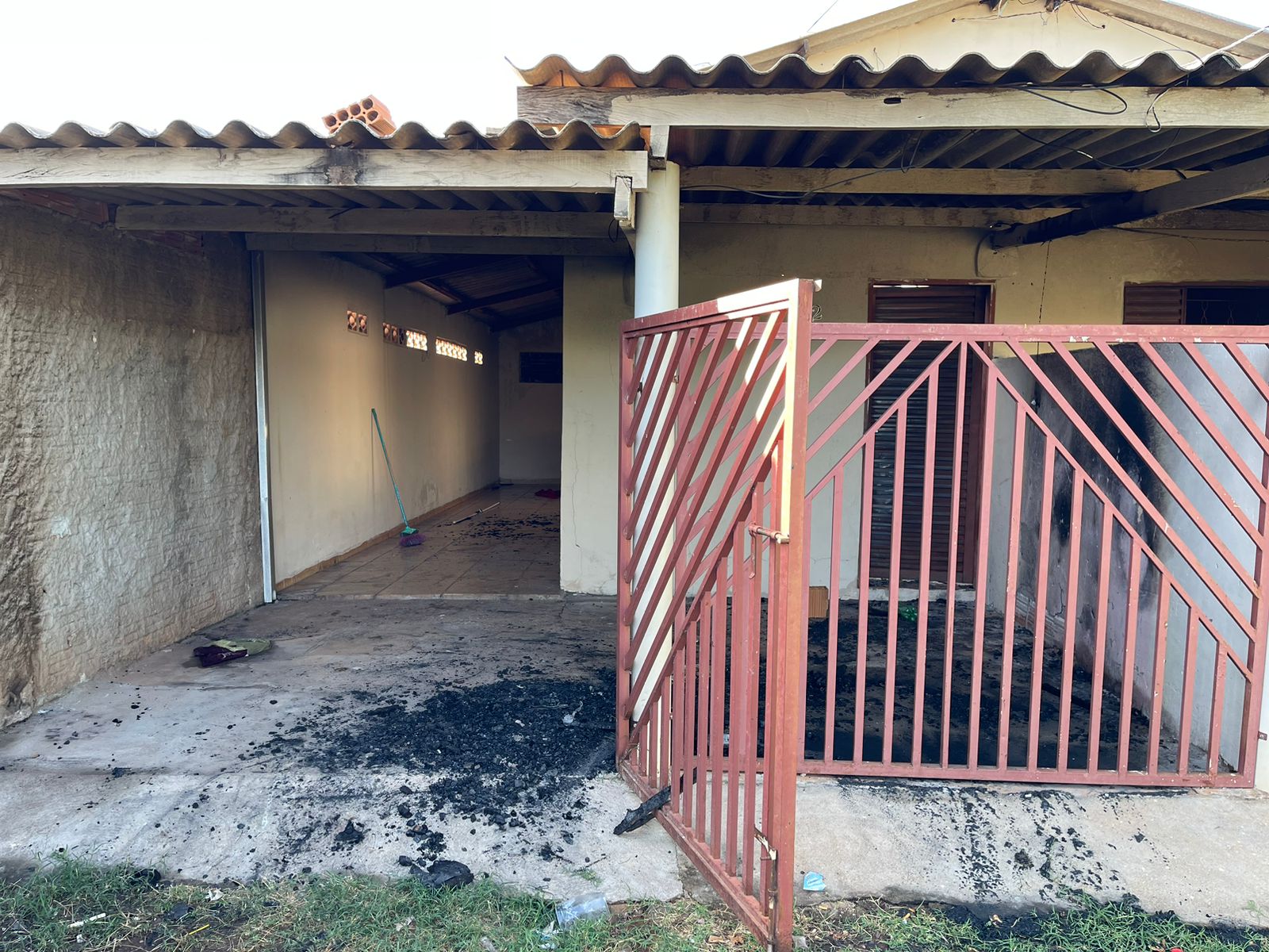 Residência é alugada e ficou danificada - Foto: Jornal da Nova